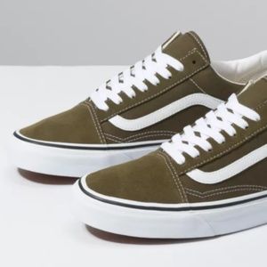 Vans - old skool classics size 7